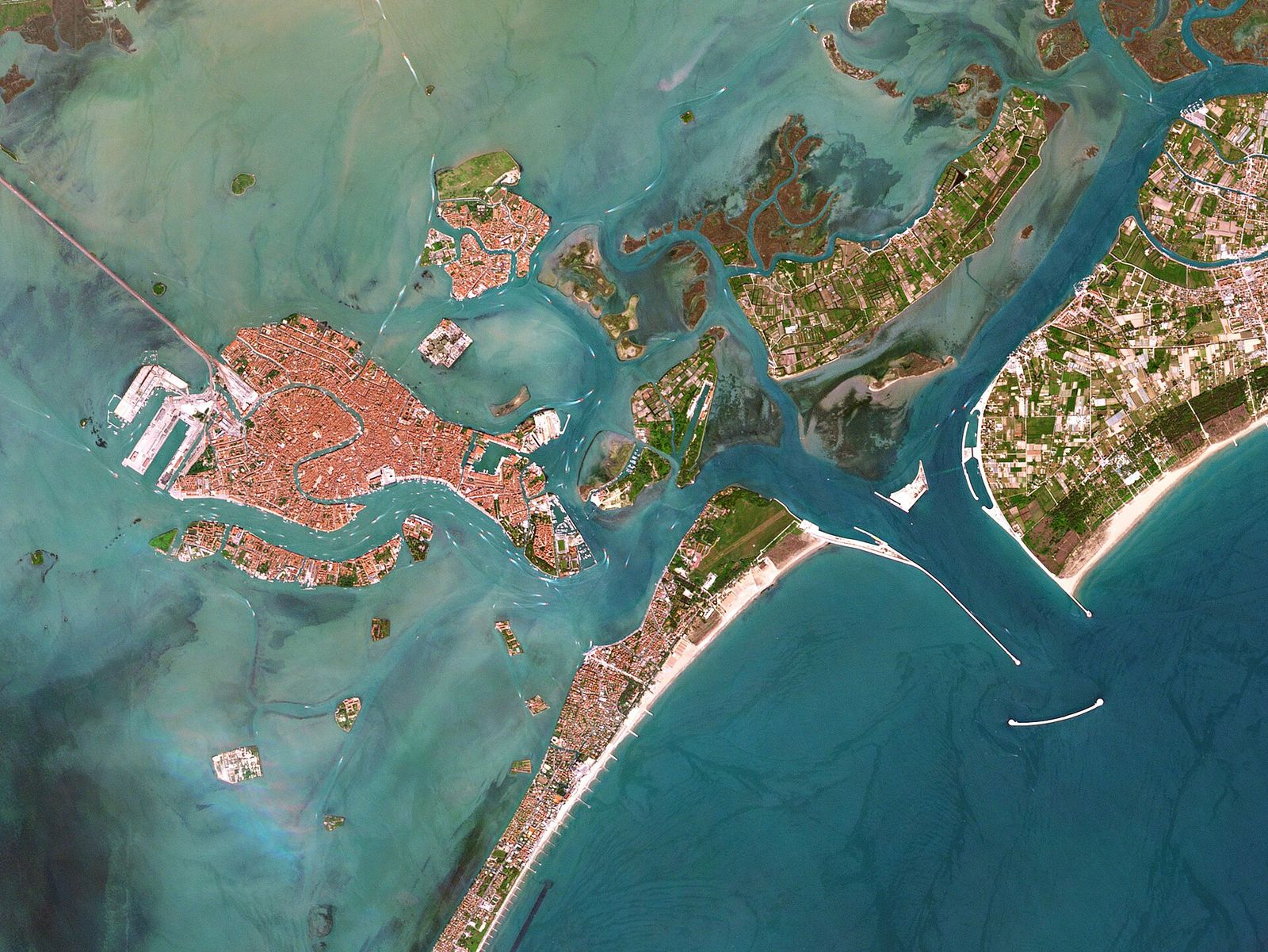Satellite image of the central Venetian Lagoon with the historic city and the Lido